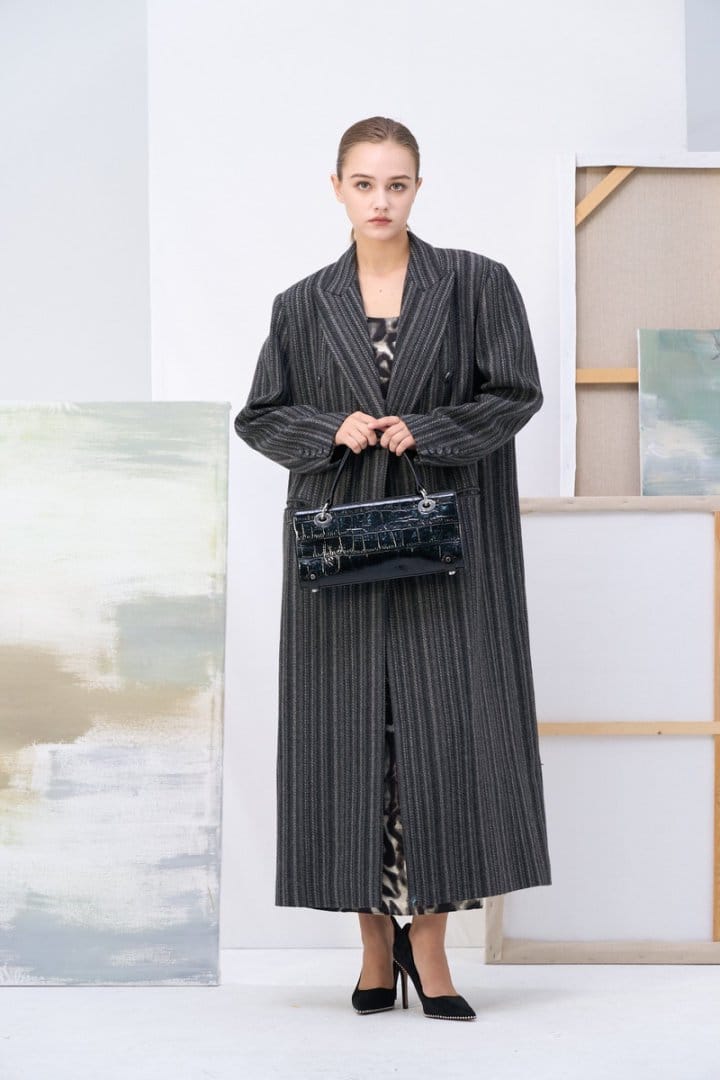 Полосатый укороченный шерстяной костюм Полосатый укороченный шерстяной костюм